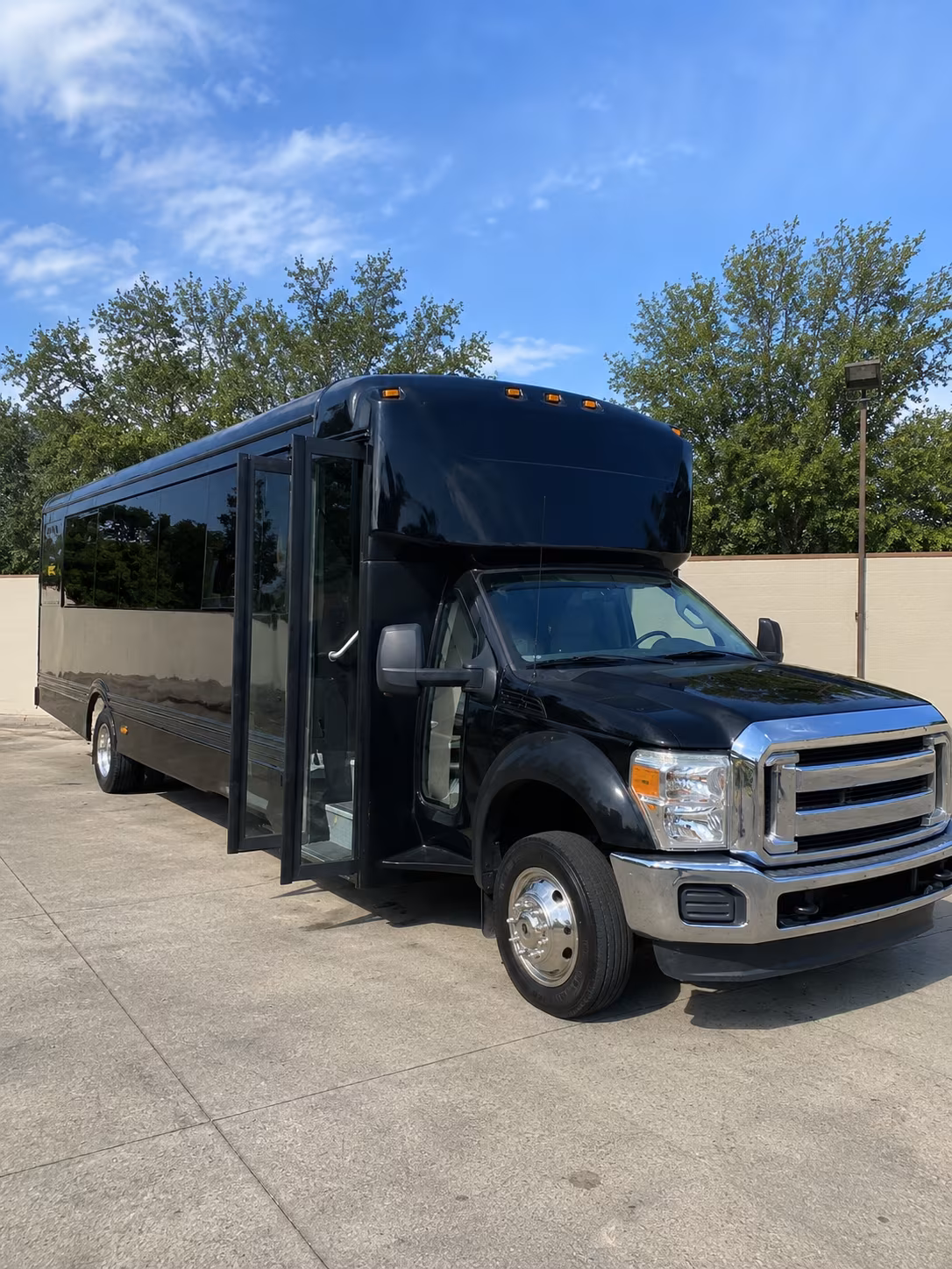 mountain view 20 passenger party bus